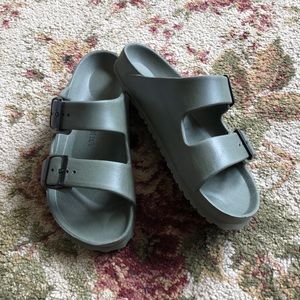 Aerothotic sandals